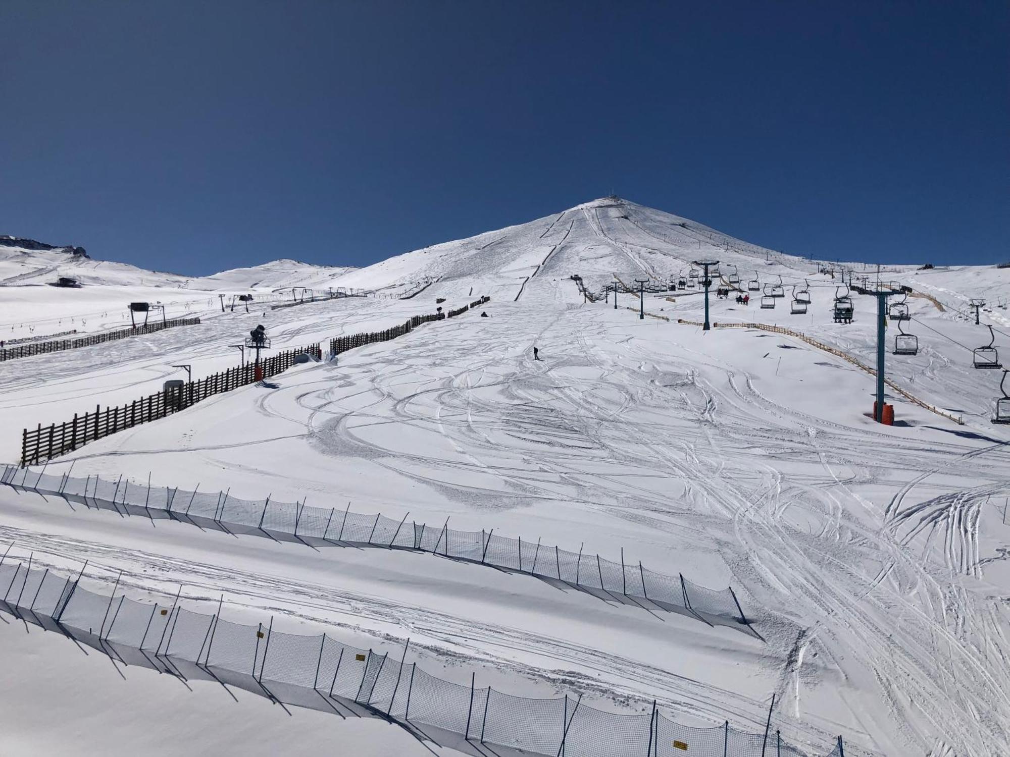 Departamentos Alojamiento Oficial Gran Parador Ski In - Out, Centro De Ski El Colorado, Farellones - Unico Con Descuentos En Servicios Del Centro De Ski Kültér fotó